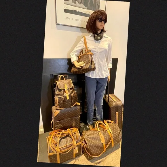 🎉HP🎉Louis Vuitton Travel Set - Picture 2 of 7